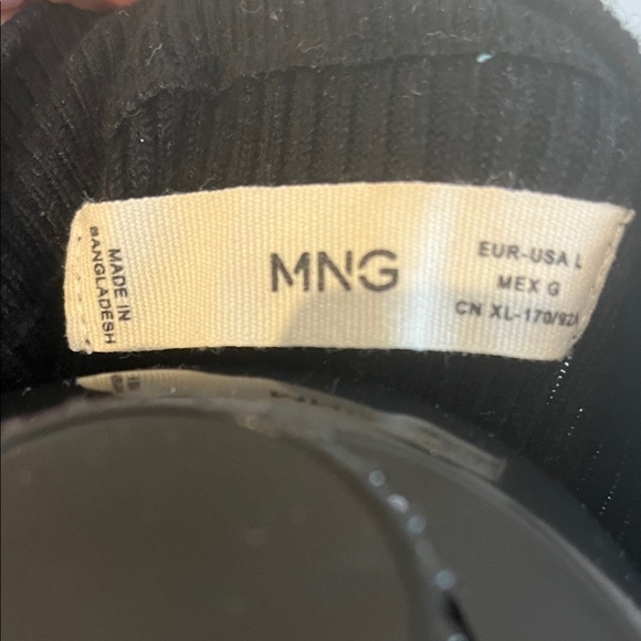 Mango Black Ribbed Crop Top - Picture 2 of 6